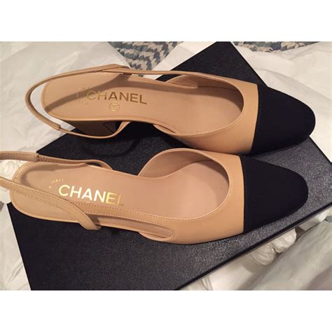 chaussure chanel noir et beige|Chanel shoes official.